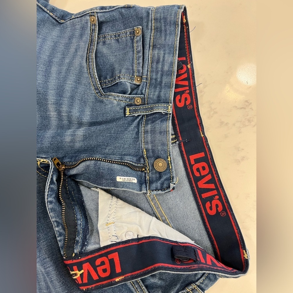 Levi's Classic Straight Denim Jeans - Picture 6 of 12